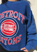 Load image into Gallery viewer, NBA 90s Detroit Pistons Sweater Blue (M)