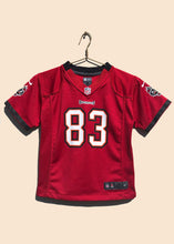 Load image into Gallery viewer, NFL Tampa Bay Buccaneers Vincent Jackson 83 Kids Jersey Red - M