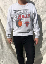 Load image into Gallery viewer, Vintage NBA Chicago Bulls Sweater Grey (M)