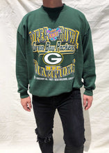 Load image into Gallery viewer, Vintage Logo 7 NFL Green Bay Packers Super Bowl Championship Sweater Green (XL)