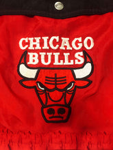 Load image into Gallery viewer, NBA 90&#39;s Chicago Bulls Pullover Jacket Red (M)
