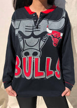 Load image into Gallery viewer, NBA 90s Chicago Bulls Sweater (S)
