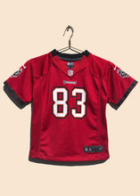 Load image into Gallery viewer, NFL Tampa Bay Buccaneers Vincent Jackson 83 Kids Jersey Red - M

