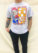 Load image into Gallery viewer, Vintage Kansas City Chiefs Salem &#39;93 Joe Montana Caricature T-Shirt Grey (L)

