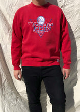 Load image into Gallery viewer, Vintage Logo 7 90&#39;s NBA Philadelphia 76ers Embroidered Sweater Red (L)
