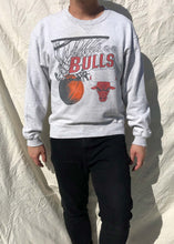 Load image into Gallery viewer, Vintage NBA Chicago Bulls Sweater Grey (M)
